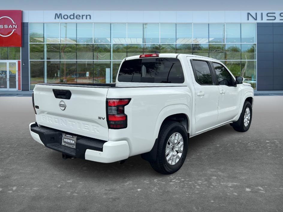 Used 2023 Glacier White Nissan SV image 5