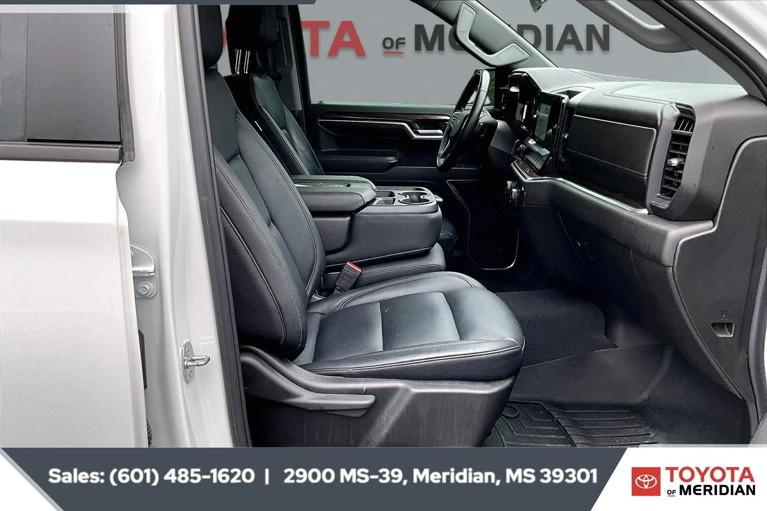 Used 2024 Summit White Chevrolet RST image 6