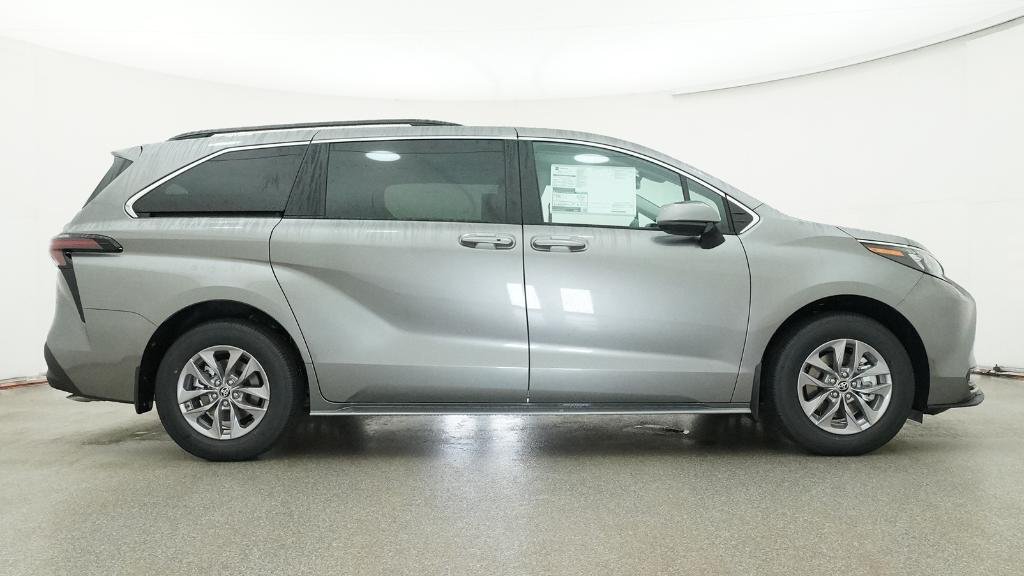 New 2026 Heavy Metallic Toyota LE image 13