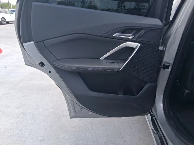 Used 2024  BMW xDrive28i image 15