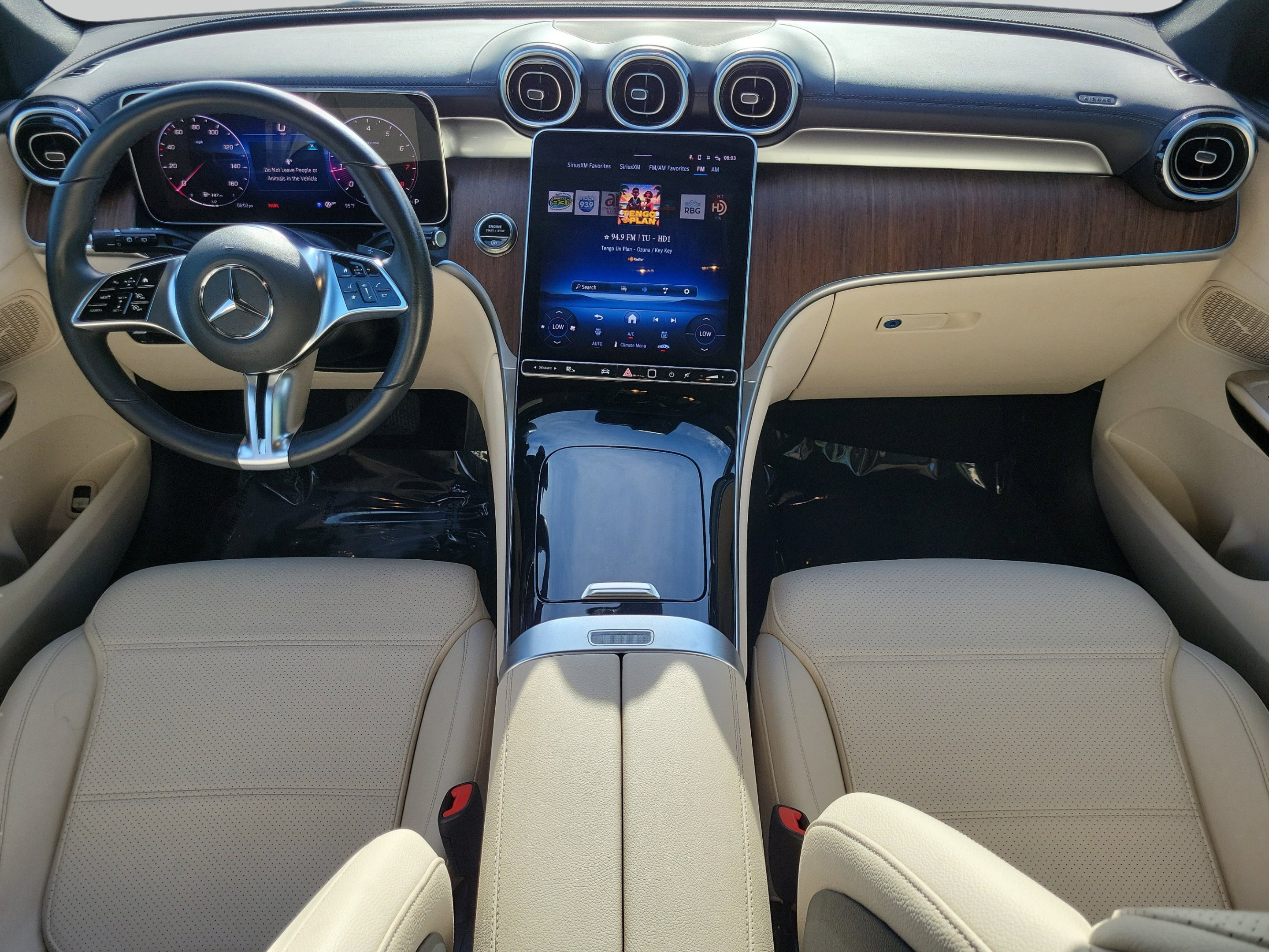 Used 2025 Polar White Mercedes-Benz GLC 300 image 12