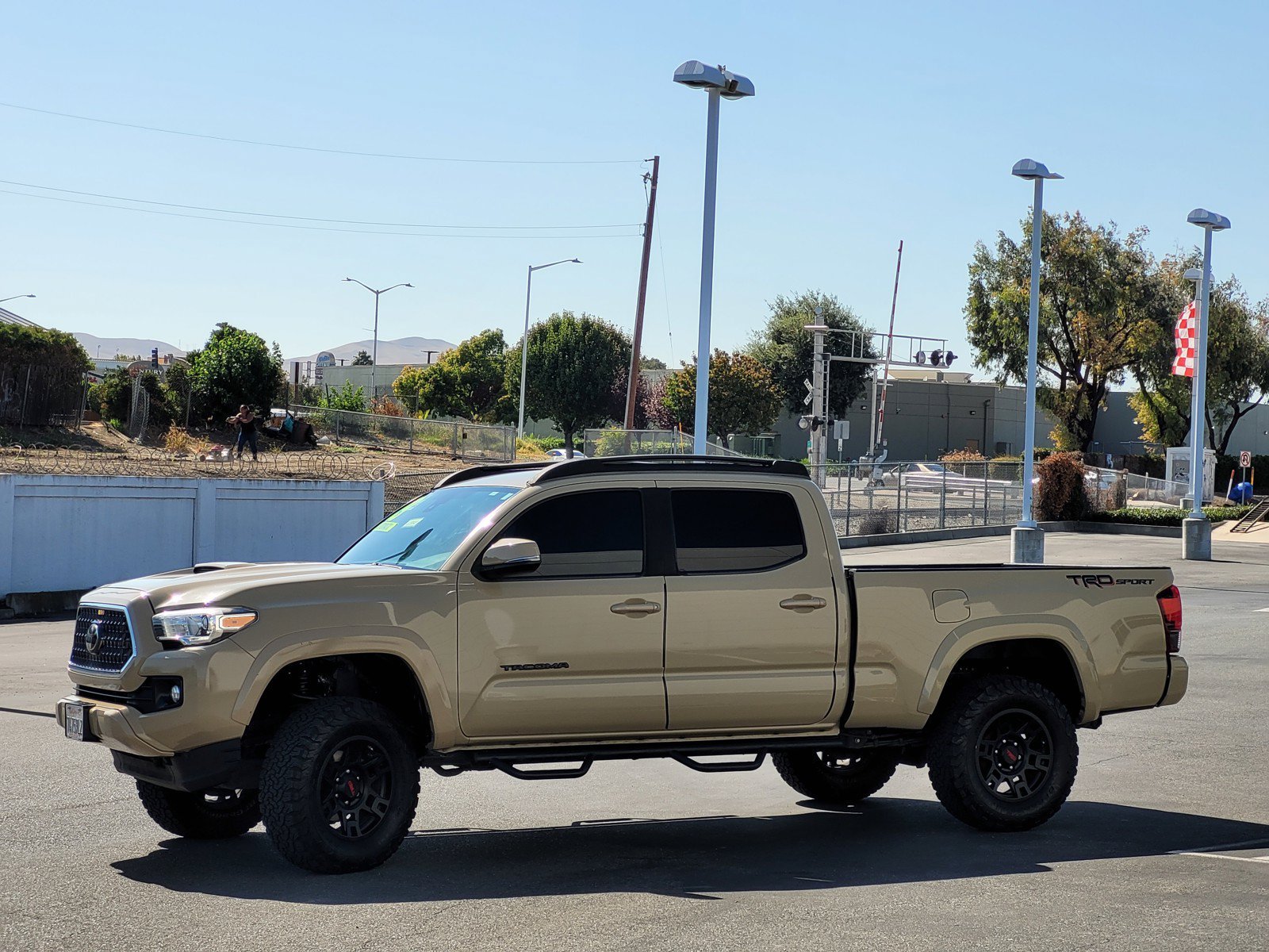 Used 2019  Toyota  image 7