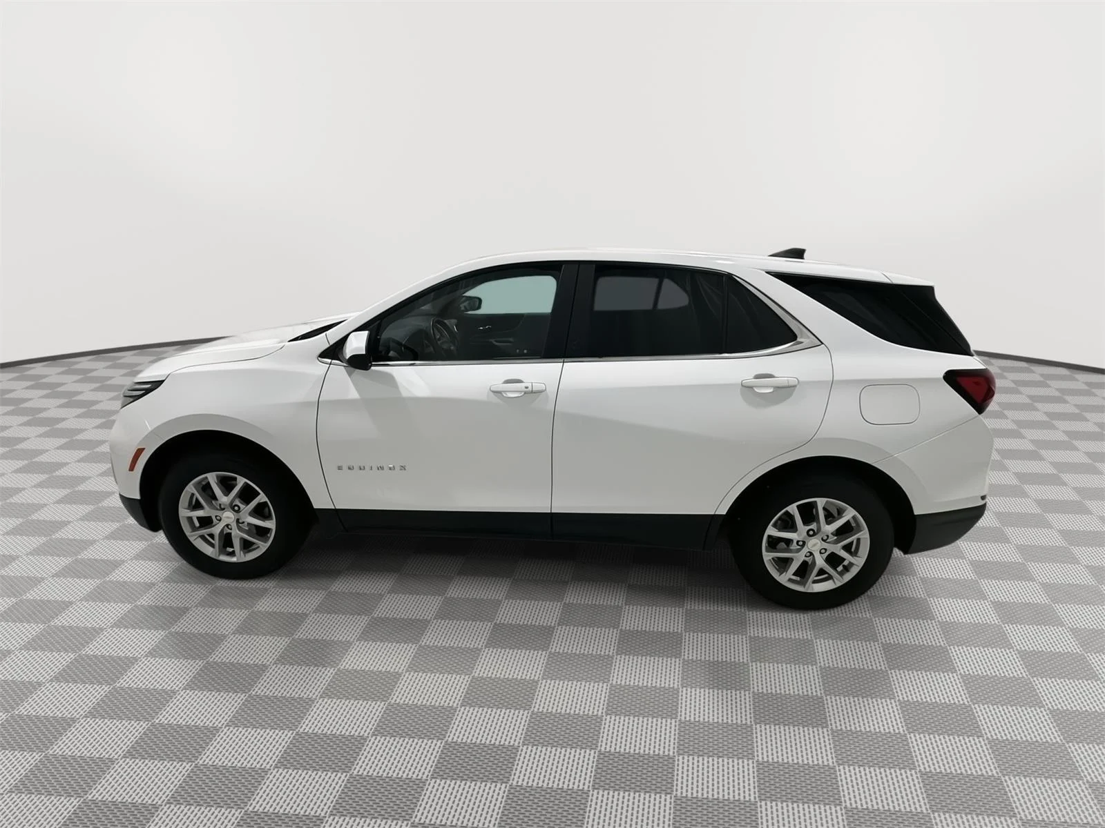 Used 2024 Chevrolet Equinox LT with VIN 3GNAXUEG0RL210313 for sale in Alexandria, Minnesota