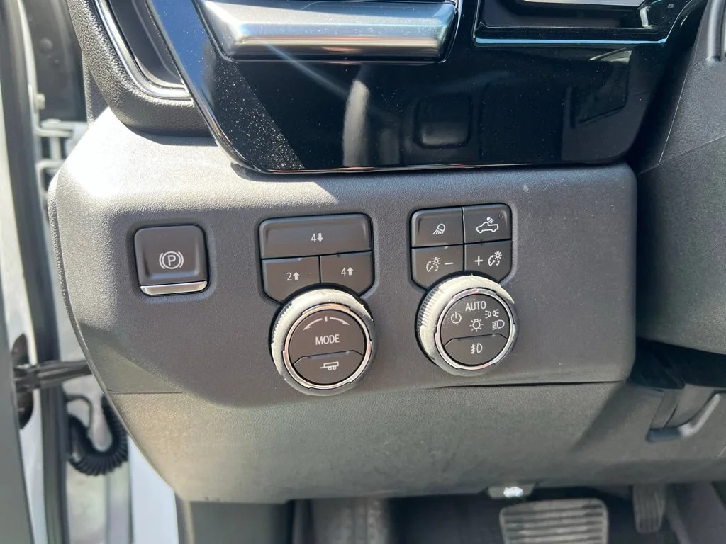 New 2026 Summit White Chevrolet LT image 11