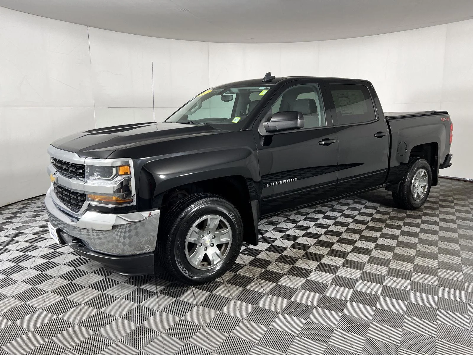 Used 2018 Black Chevrolet LT image 13
