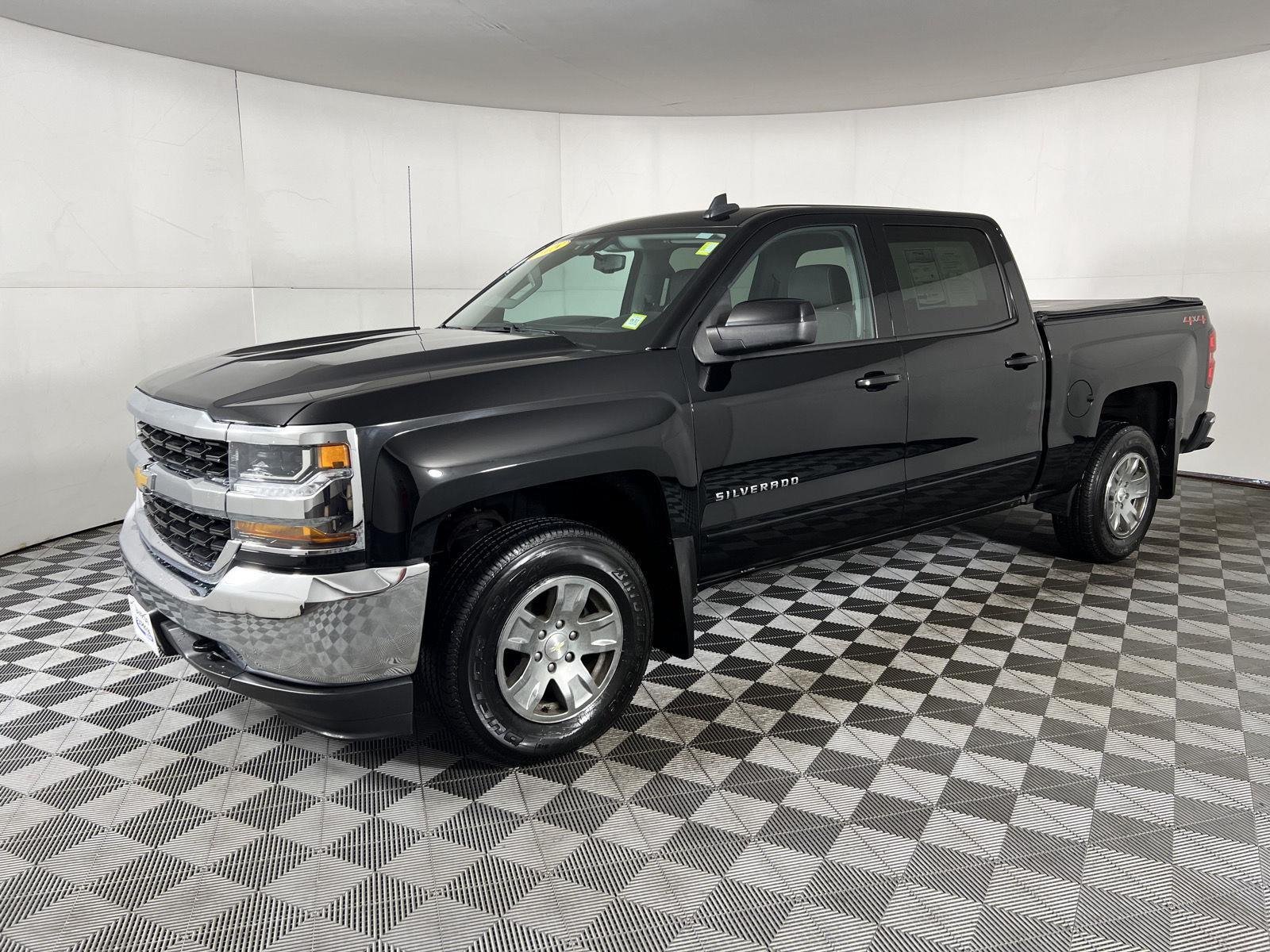 Used 2018 Black Chevrolet LT image 13