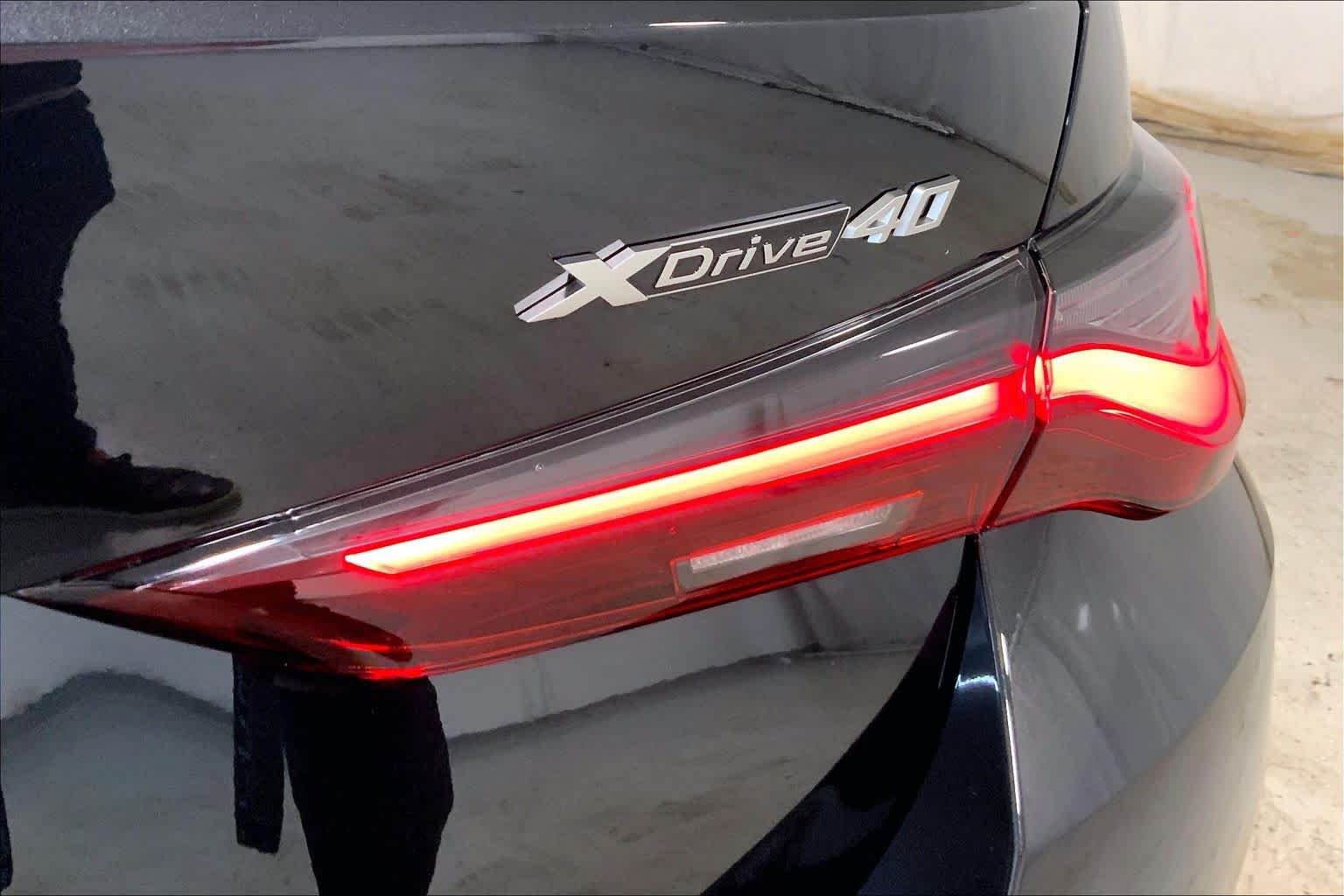 New 2026 Black Sapphire Metallic BMW xDrive40 image 15