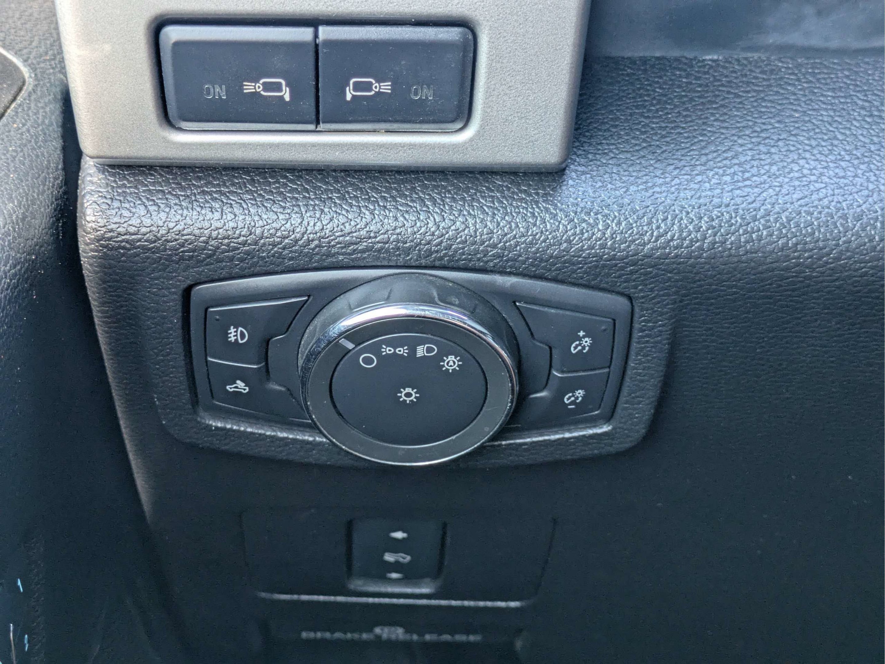 Used 2017 Magnetic Ford Lariat image 23