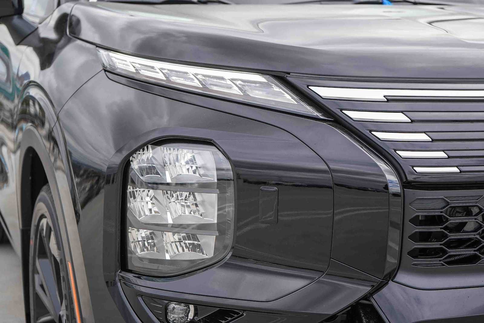 New 2026 Cosmic Black Nissan SL image 4