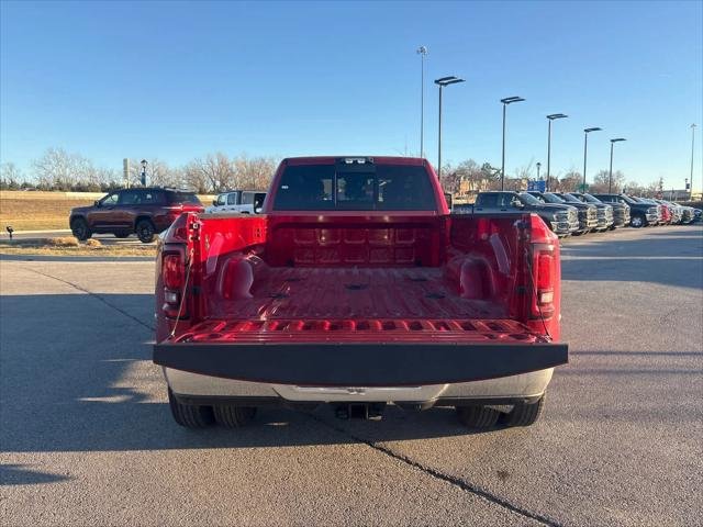 New 2026 Molten Red Pearl-Coat Exterior Paint RAM TRADESMAN image 11