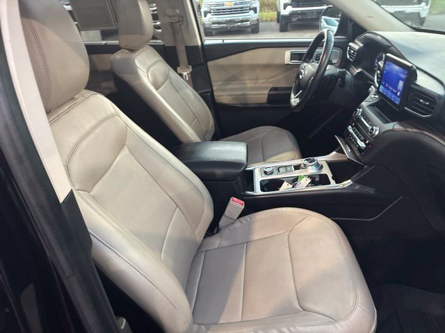Used 2020 Black Ford Limited image 9