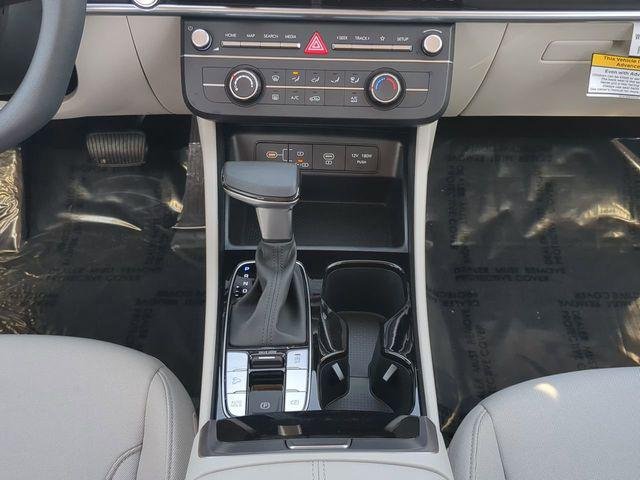 2025 Hyundai Tucson SE - Photo 18