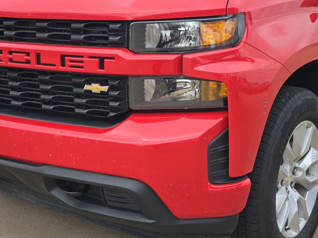 Used 2020 Red Hot Chevrolet Custom image 28