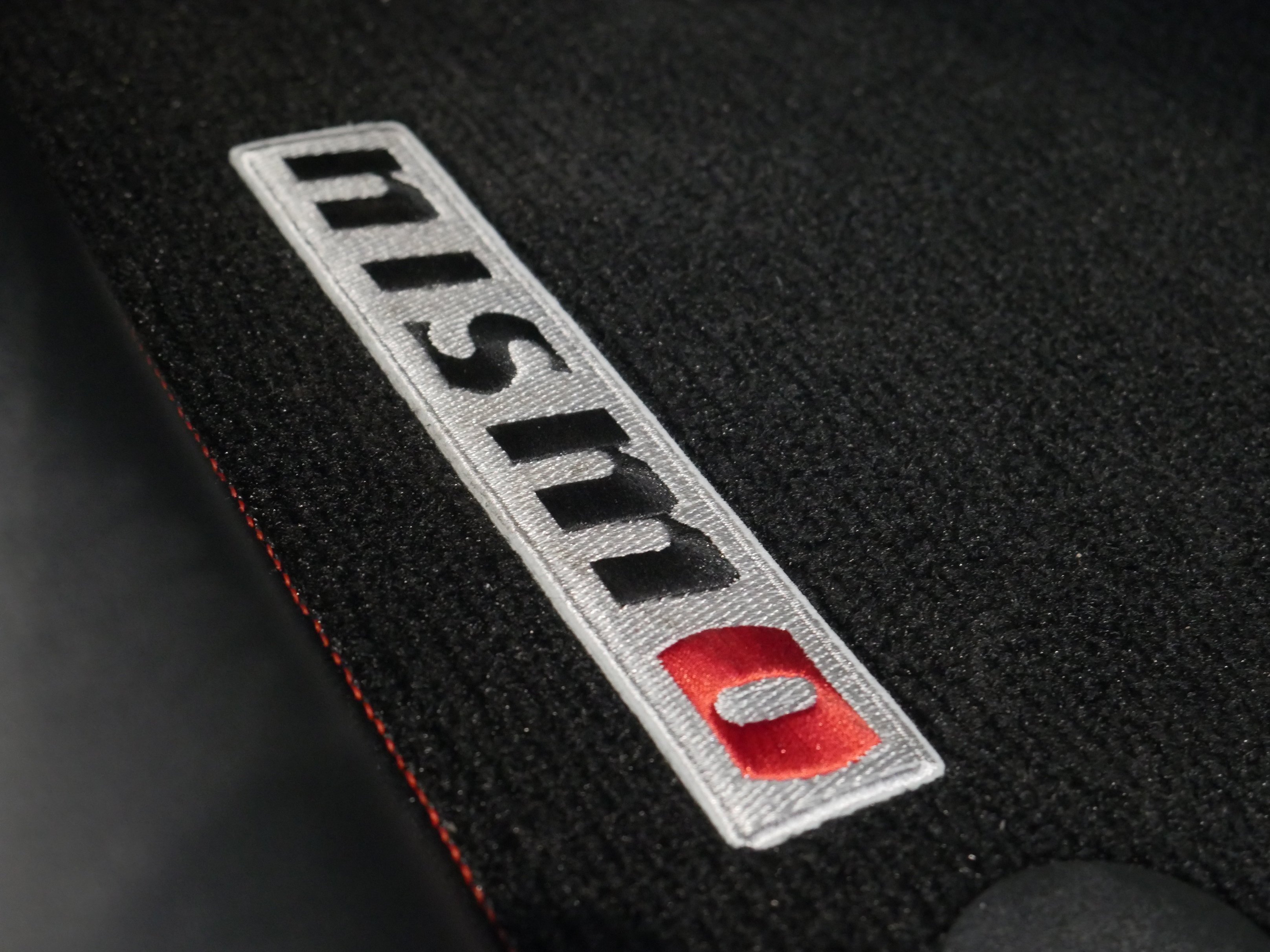 New 2027 Solid Red / Super Black Two-tone Nissan NISMO® image 7