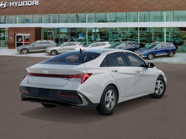 New 2026 White Hyundai SE image 4