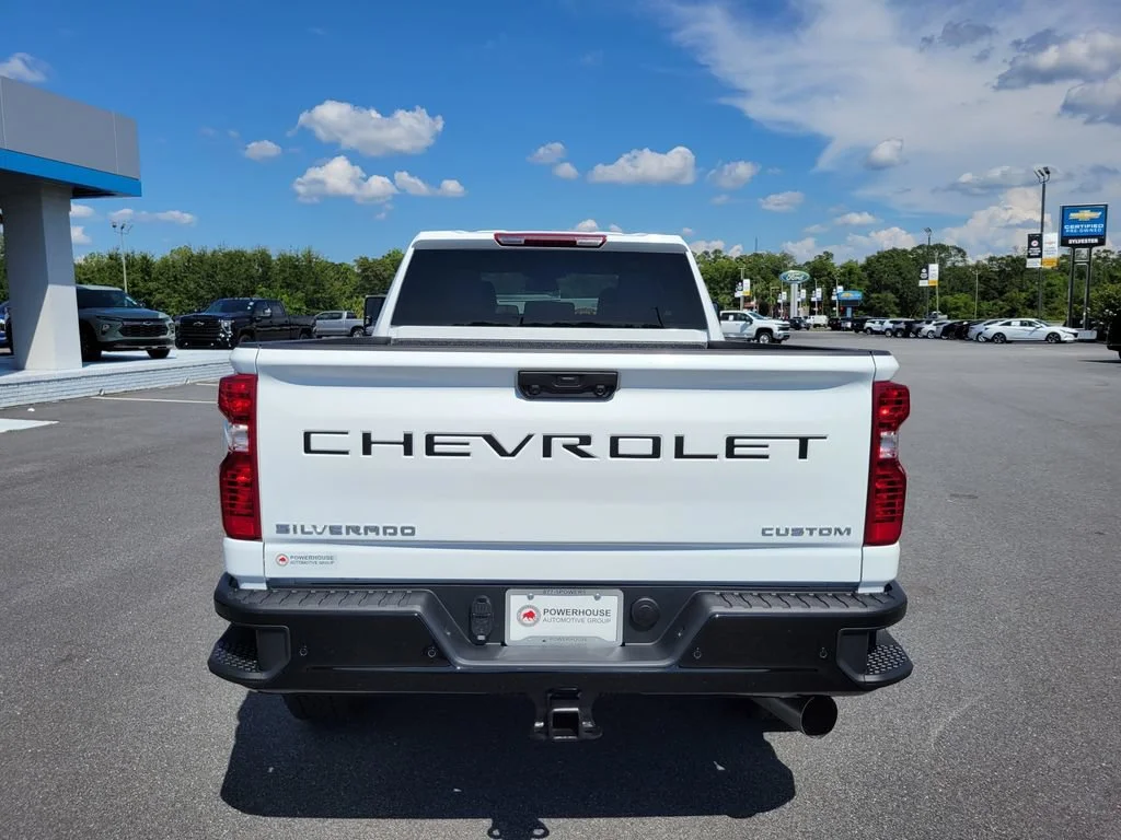 New 2026 Summit White Chevrolet Custom image 4