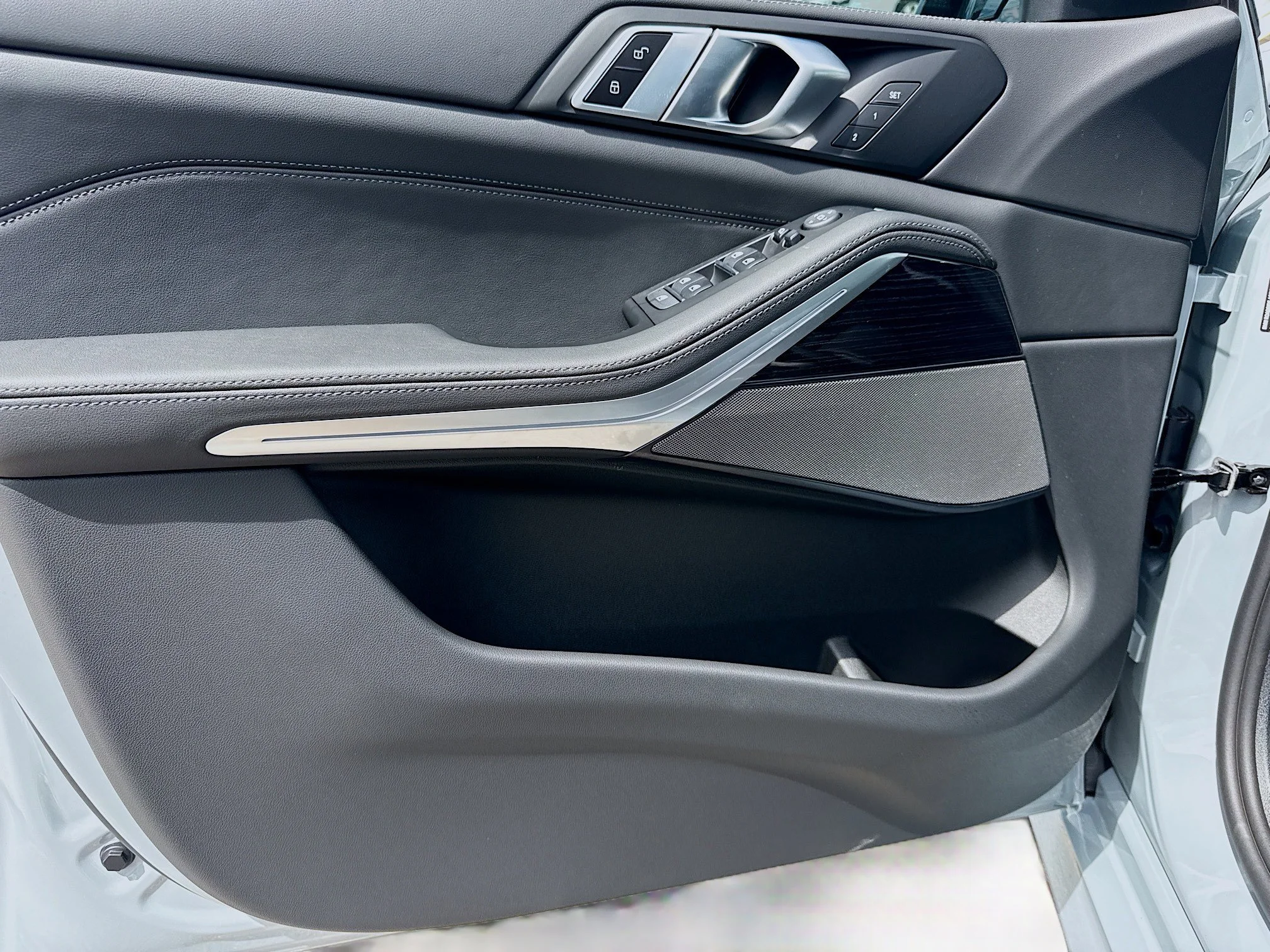 New 2026 Brooklyn Grey Metallic BMW sDrive40i image 22