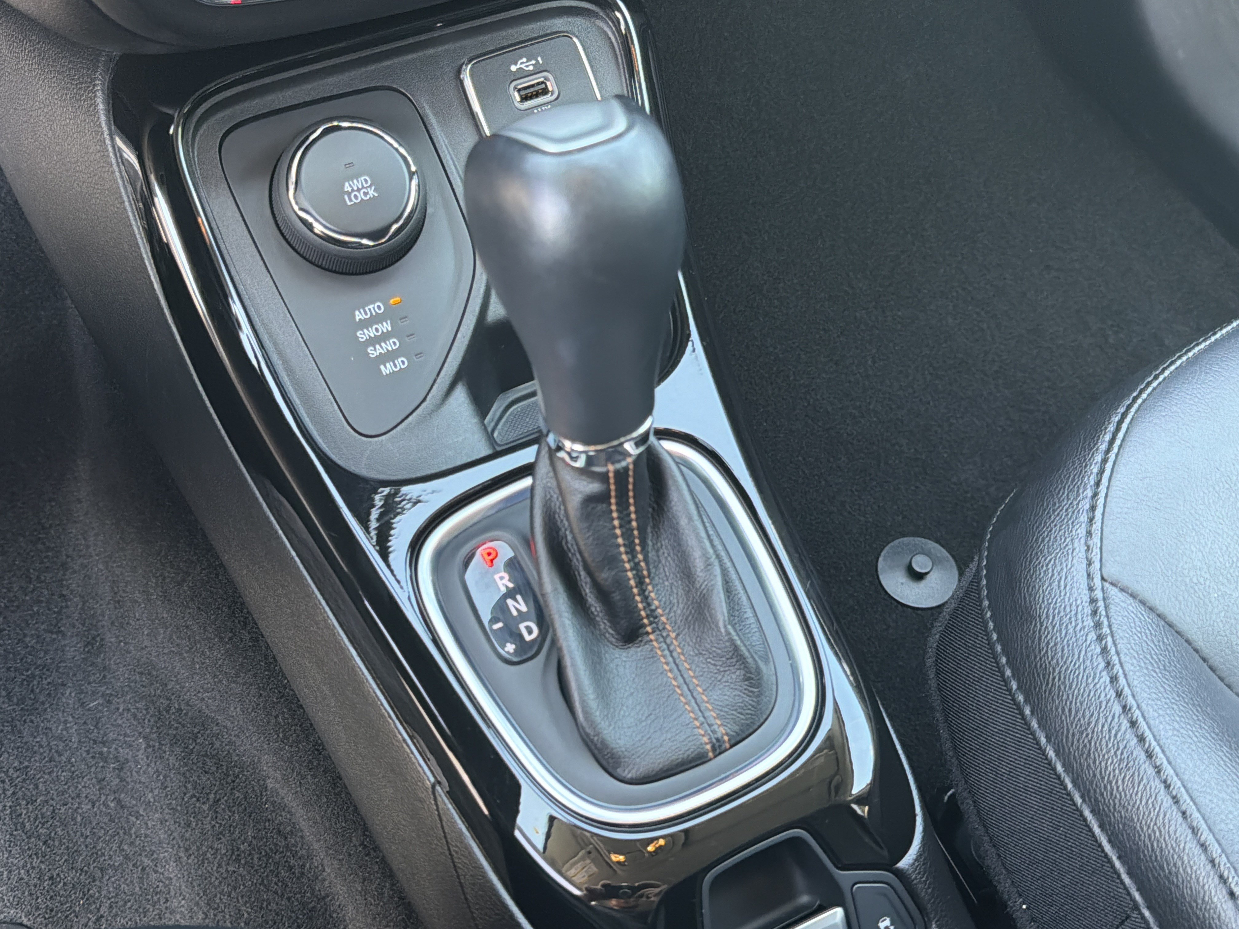 Used 2019 White Clearcoat Jeep Limited image 36
