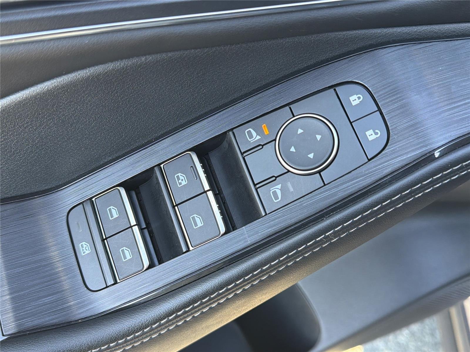 Used 2023 Caspian Blue Metallic Nissan Platinum image 18