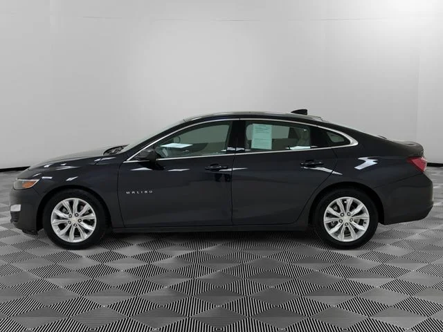 Used 2022 Gray Chevrolet LT image 2