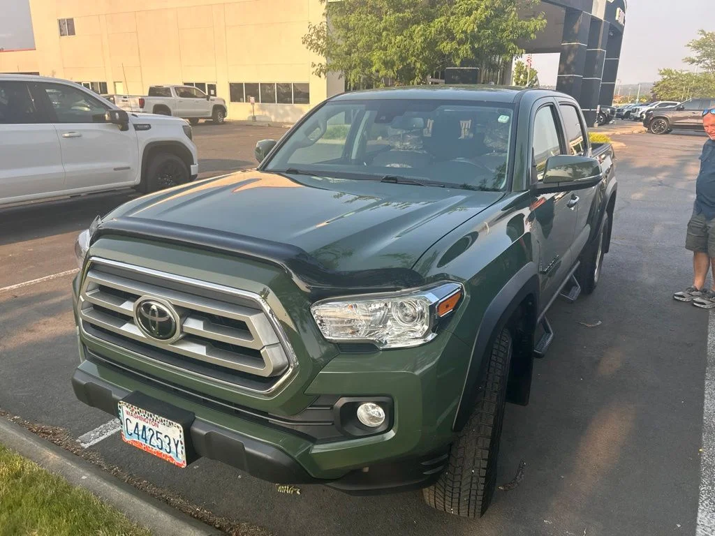 Used 2021 Green Toyota SR5 image 2