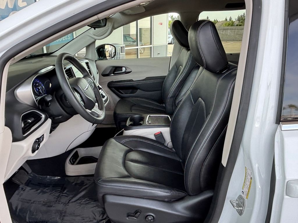 2024 Chrysler Pacifica Touring L - Photo 19