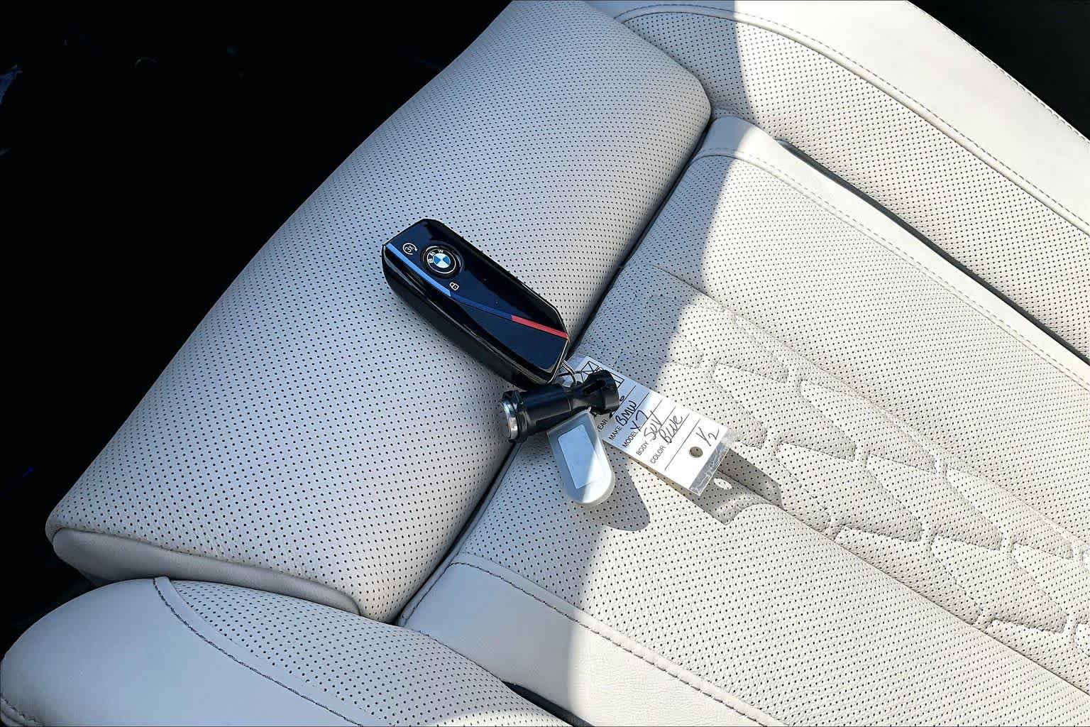 Used 2026 Marina Bay Blue Metallic BMW M60i image 15