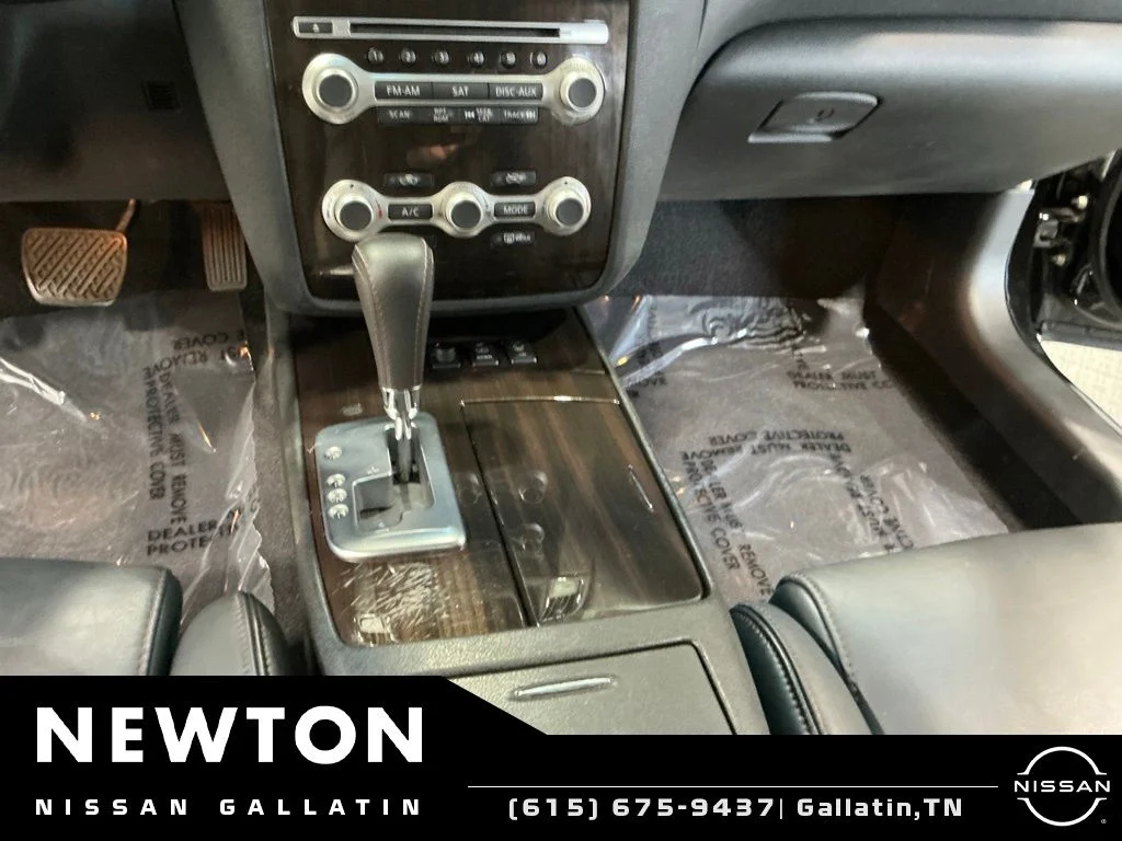 Used 2014 Super Black Nissan 3.5 SV image 14