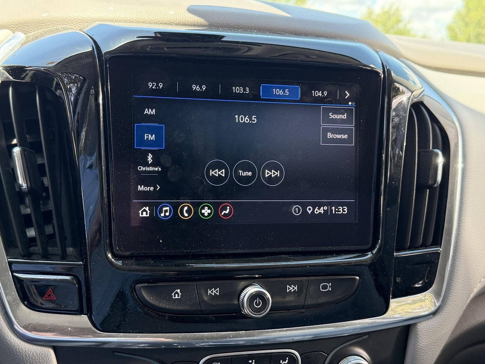 Used 2020 Silver Ice Metallic Chevrolet LT Cloth image 7