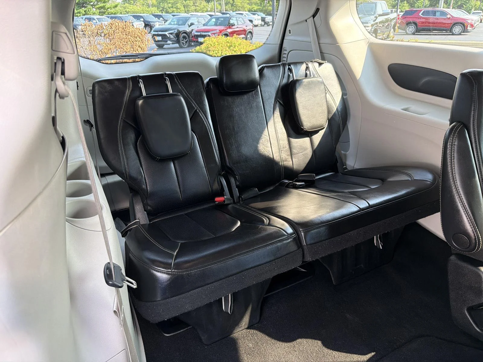 Used 2023 Silver Mist Clearcoat Chrysler Touring L image 41