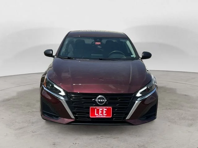 Used 2024 Red Nissan 2.5 SV image 8
