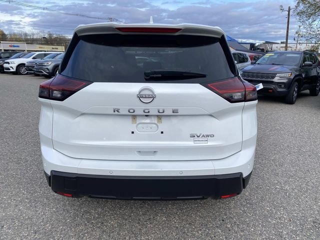 2024 Nissan Rogue SV photo 2