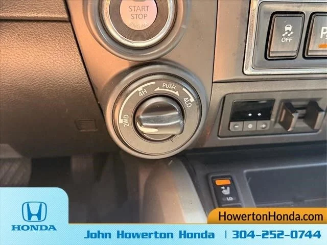 Used 2022 Gray Nissan SV image 21