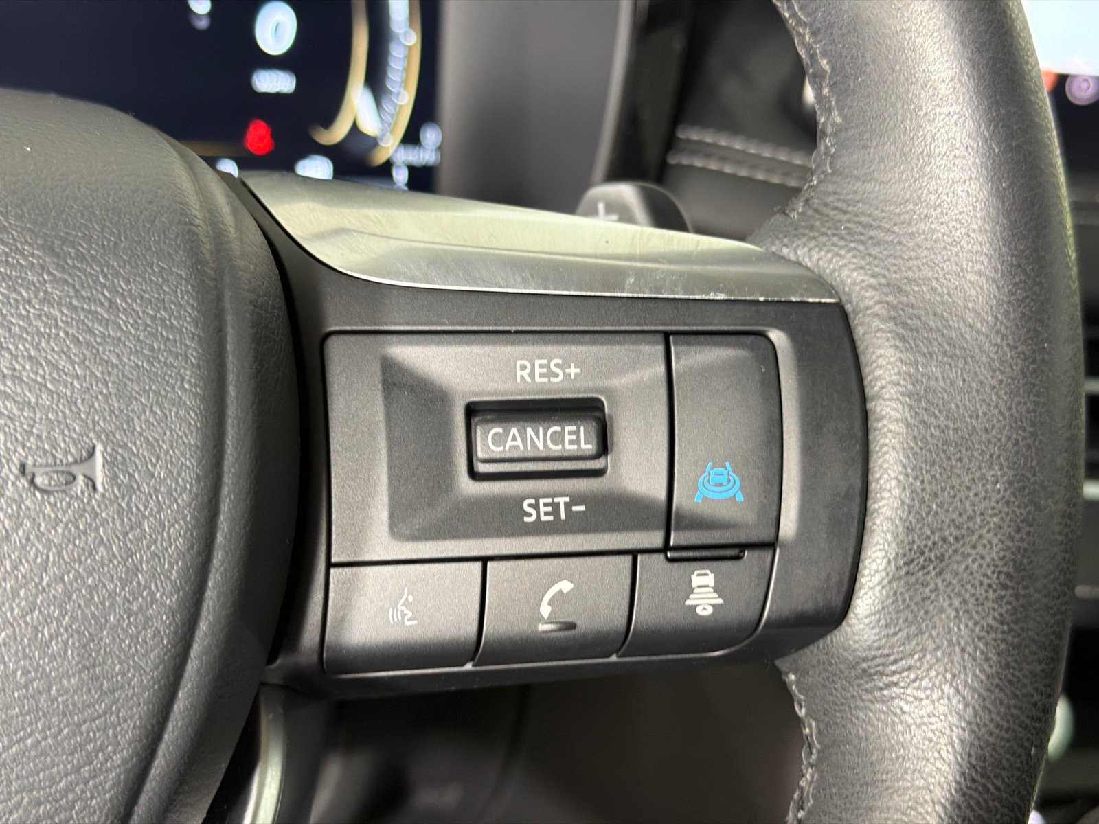 Used 2026 Mineral Black INFINITI LUXE image 28