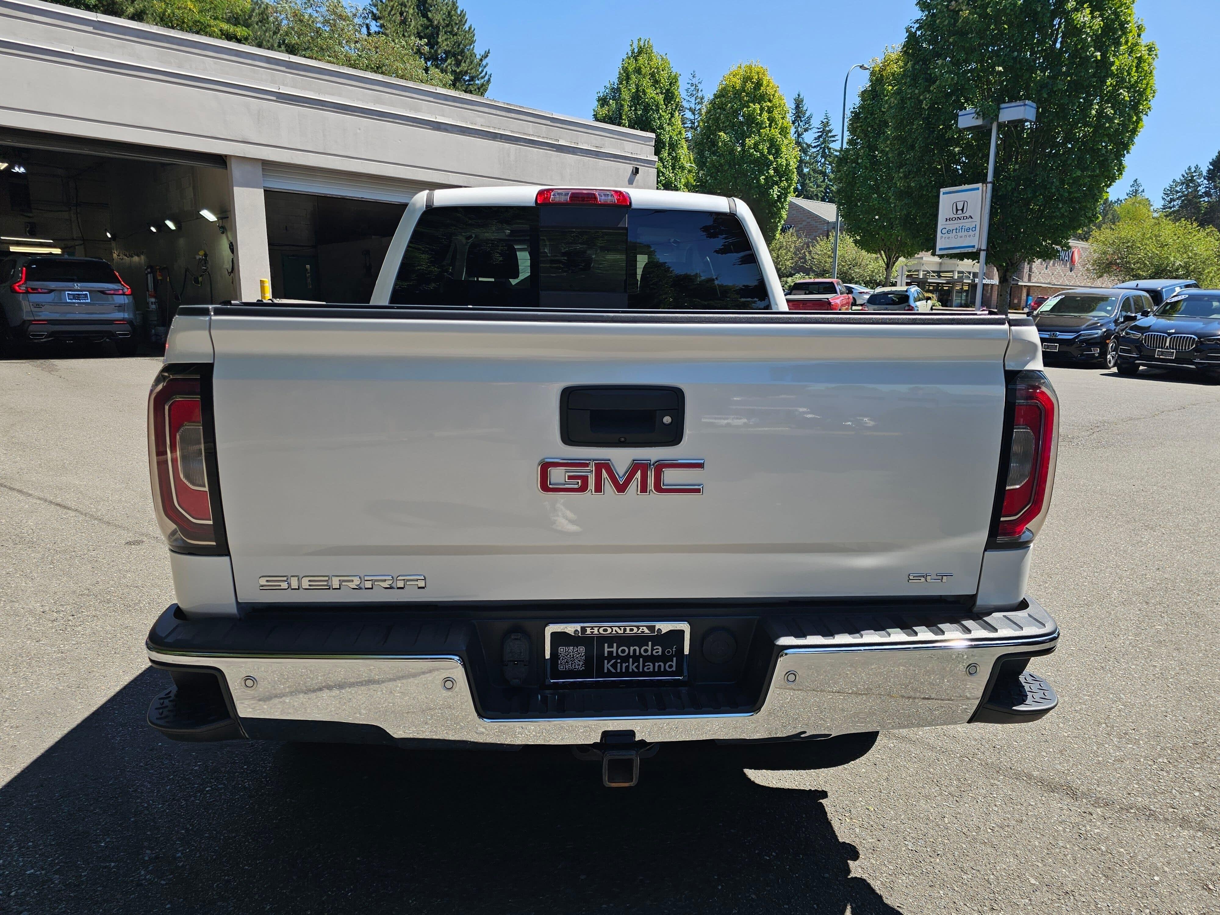 Used 2017 White Frost Tricoat GMC SLT image 6