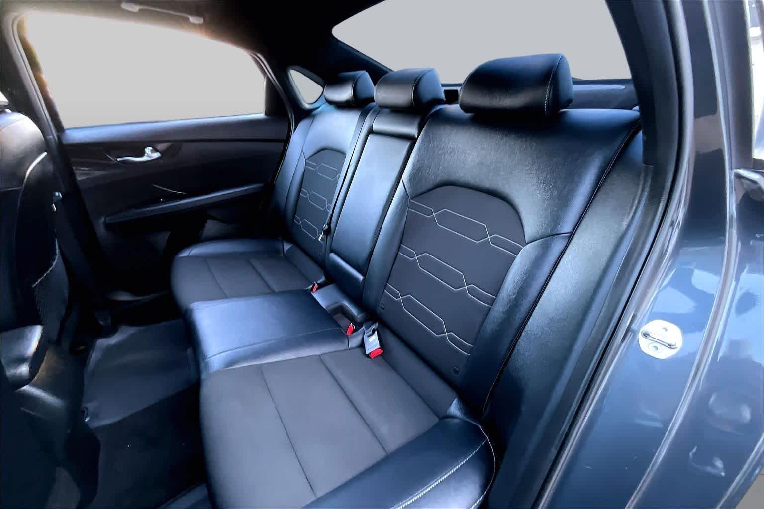 Used 2024 Gravity Gray Kia GT-Line image 20