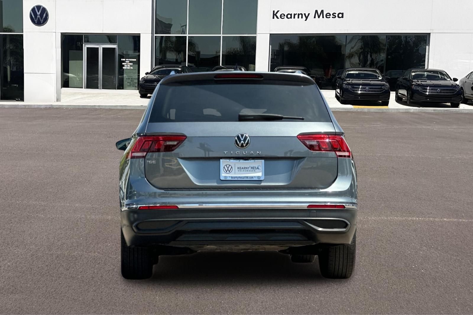 Certified Used 2023 Platinum Gray Metallic Volkswagen 2.0T SE image 5