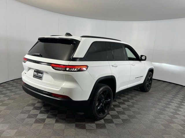2023 Jeep Grand Cherokee Altitude photo 4