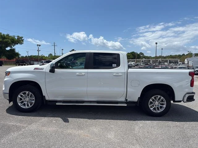 Used 2025 Summit White Chevrolet LT image 3