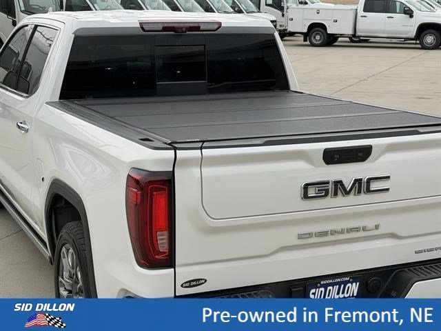 Used 2023 White Frost Tricoat GMC Denali Ultimate image 5