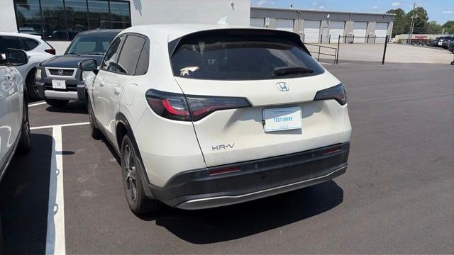 Used 2023 Platinum White Pearl Honda EX-L image 4