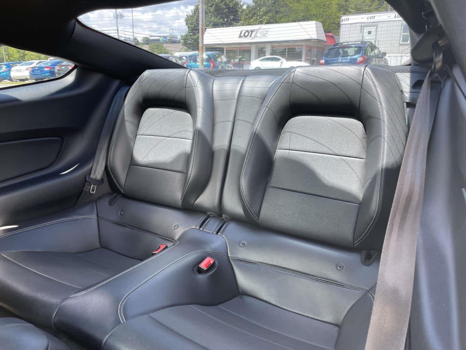Used 2018 Lightning Blue Metallic Ford GT Premium image 23
