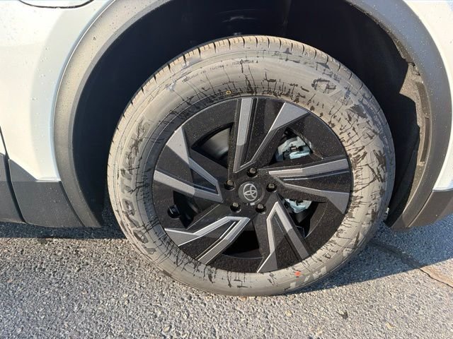 New 2026 Wind Chill Pearl <sup>1</sup> Toyota  SE image 4