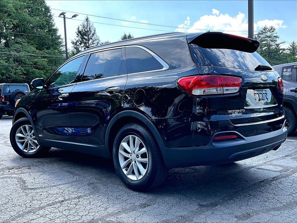 Used 2017 Black Kia LX image 6