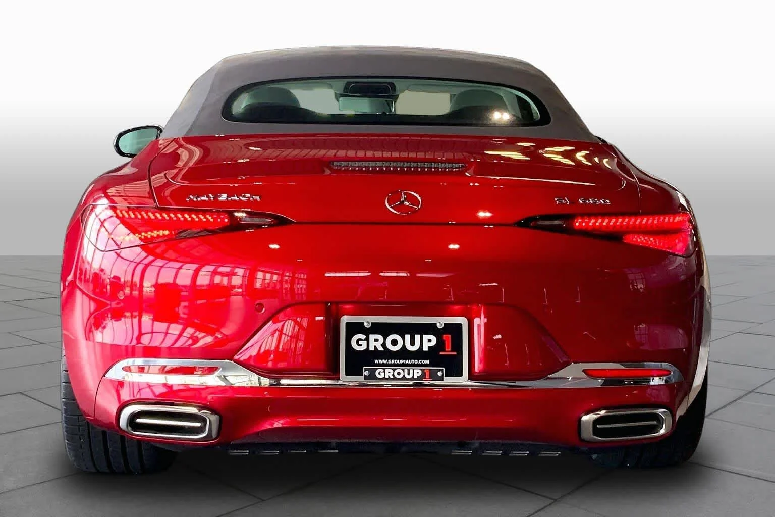 New 2026 MANUFAKTUR garnet red metallic (Red Ambiance) Mercedes-Benz Maybach SL 680 Monogram Series image 4