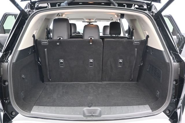 Used 2025 Super Black Nissan SL image 15