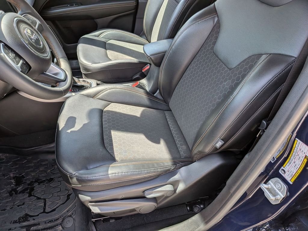 Used 2021 Blue Jeep Latitude image 19