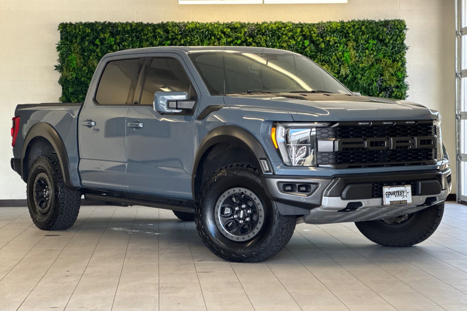 2023 Ford F-150 Raptor 4x4 SuperCrew 5-1/2 Box's photo