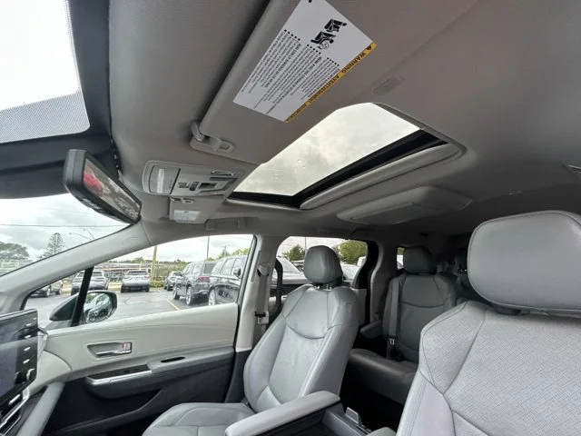 2021 Toyota Sienna Limited - Photo 39