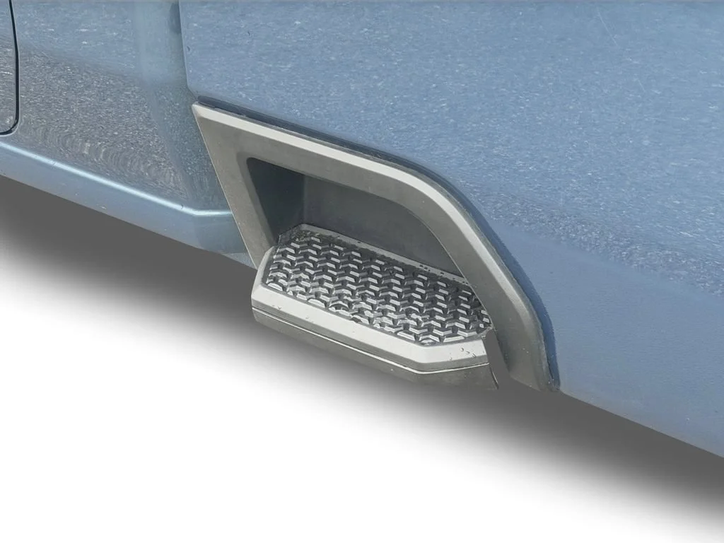 Used 2024 Downpour Metallic GMC SLE image 17